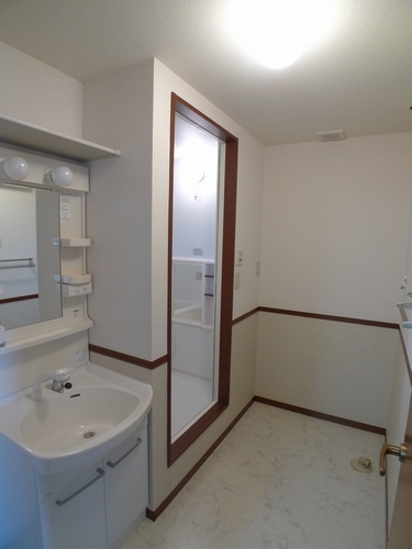 ヴィラ・レイクサイド 203号-9