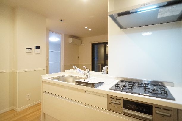 フロントマーレ 201号-6