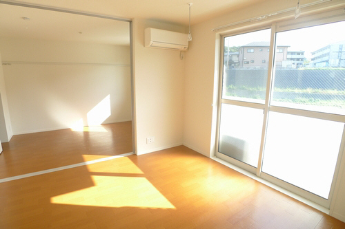 サリサ．ｅ 202号-2