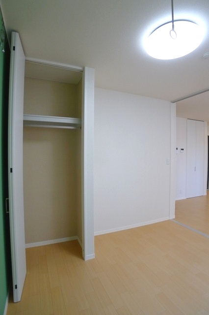 ソレイウ・ド・泉 203号-5