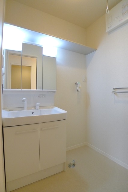 ソレイウ・ド・泉 203号-6