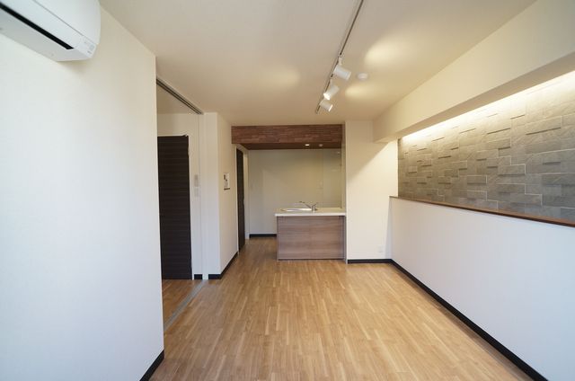 エル　コリーヌ 205号-2