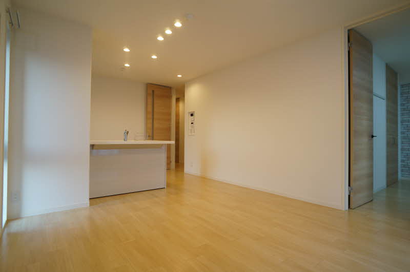 エレガンテ マノワール 201号-3