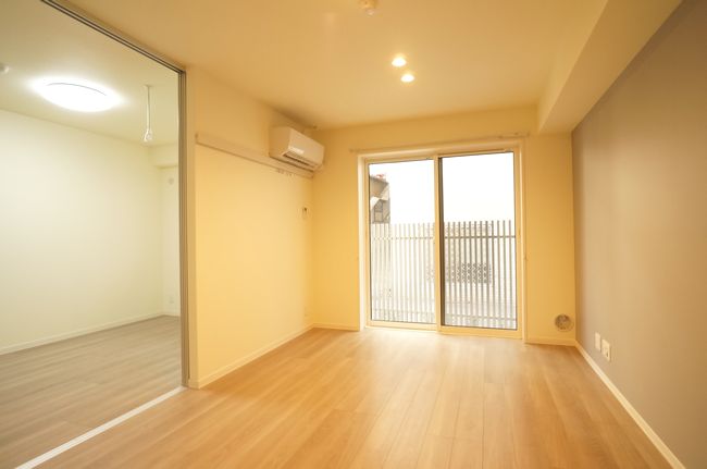 LA ELPEACE 302号-2