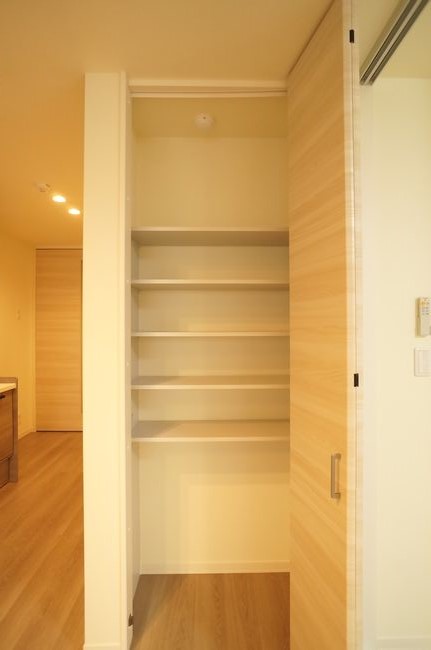 LA ELPEACE 302号-6