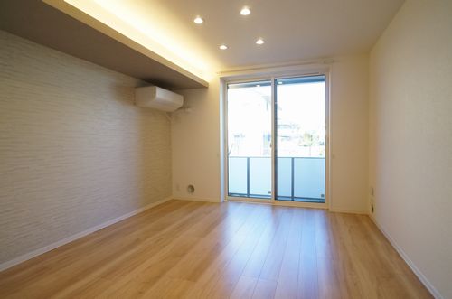 Ｊ．Ｄ．Ｌｕｍｉｎｅａｒｔｈ 102号-3