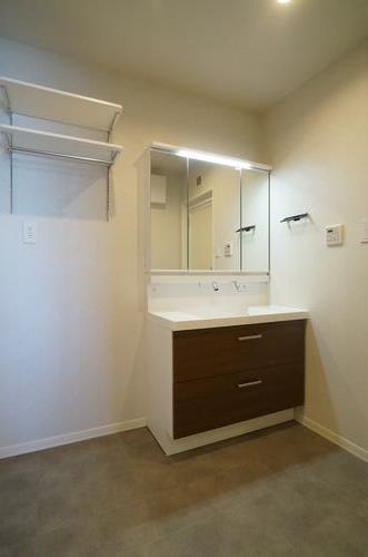 Ｊ．Ｄ．Ｌｕｍｉｎｅａｒｔｈ 206号-8