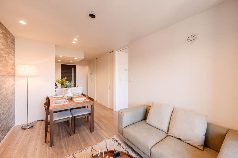 ラッキーエイト１号館 302号-4