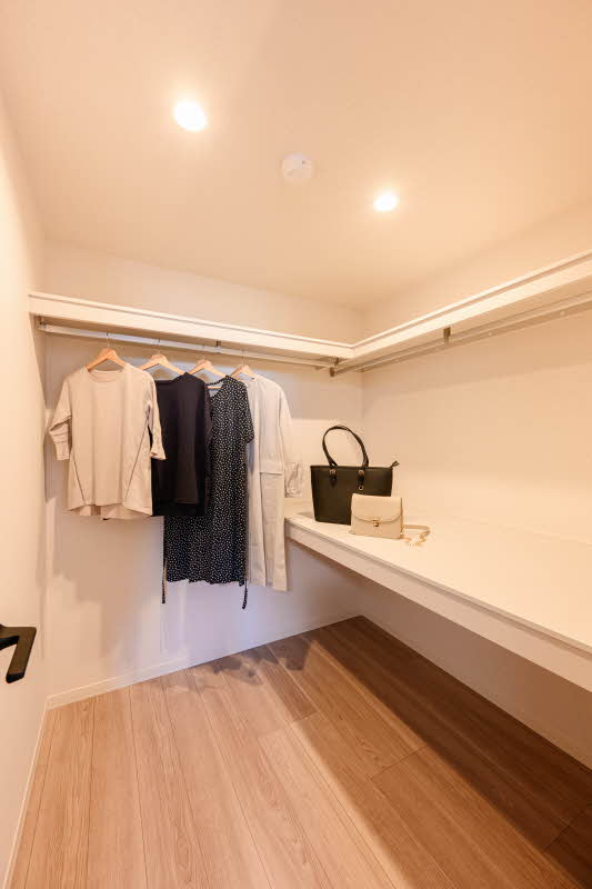 ラッキーエイト１号館 302号-7