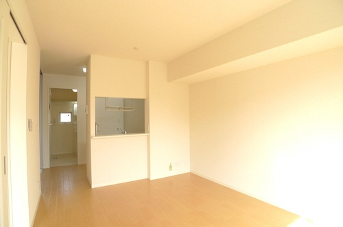 メゾンヨコマチ 102号-2