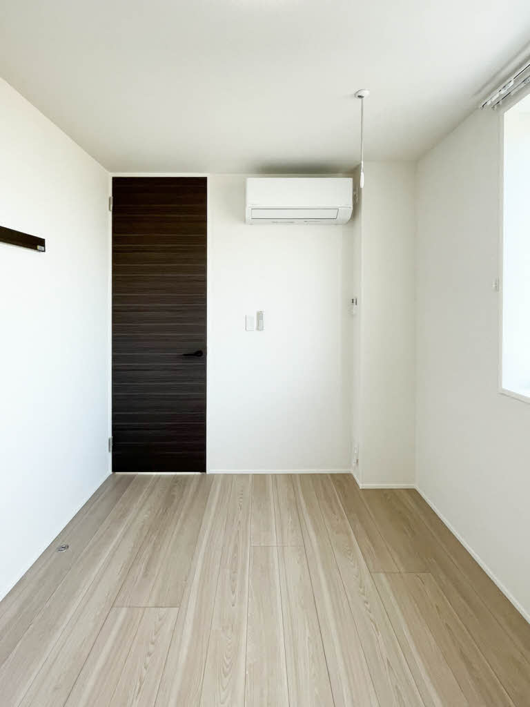 ラ　グリシーヌⅢ 203号-4