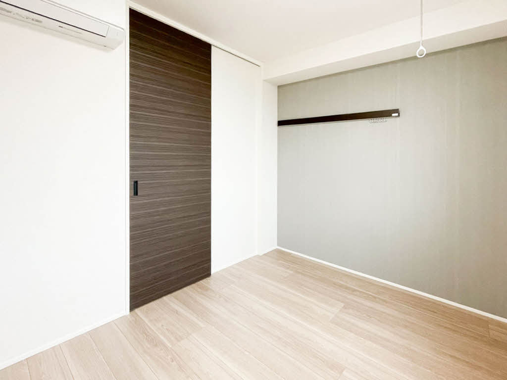 ラ　グリシーヌⅢ 303号-4