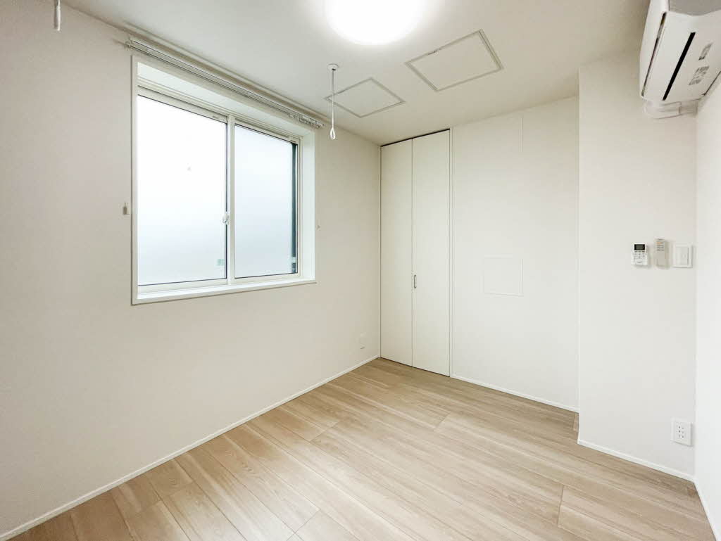 ラ　グリシーヌⅢ 303号-5