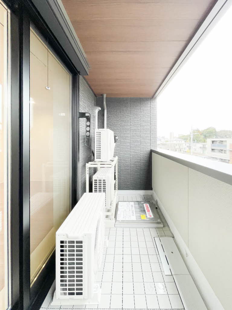 ラ　グリシーヌⅢ 303号-8