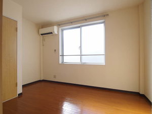 ヴィラ泉 302号-2