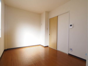 ヴィラ泉 302号-3