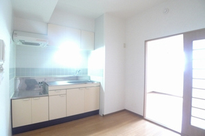 ＮＡＫＡＭＩＣＨＩ　ＭＡＮＳＩＯＮ 302号-8