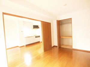 メイプルリーフ中溝 205号-6