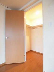 Y’s クレスト 701号-4