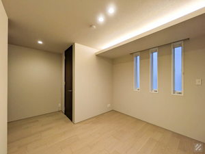 オーギュスト　ルネ 301号-4