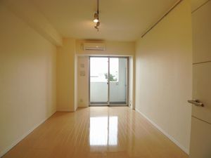 エスティメゾン三軒茶屋Ⅱ 204号-2