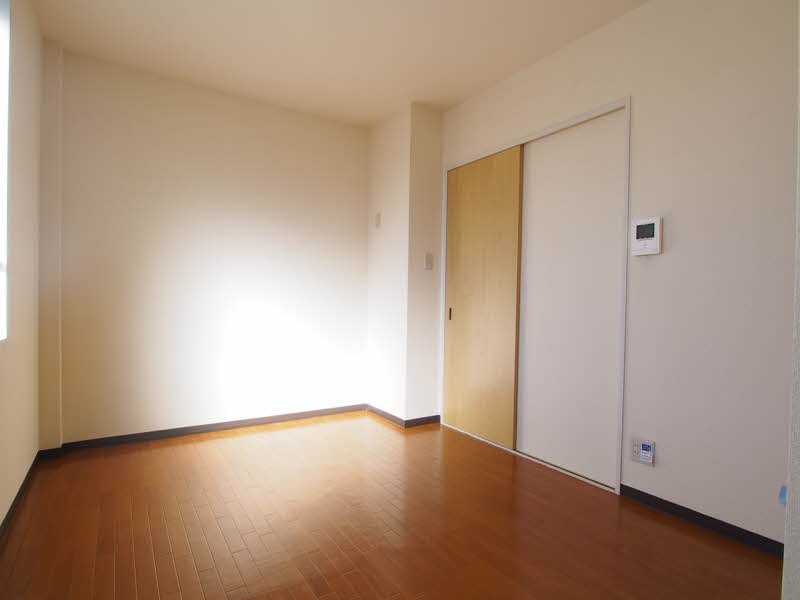 ヴィラ泉 302号-3