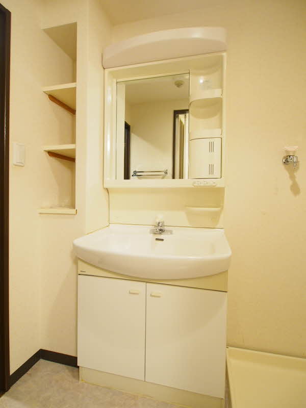 ヴェル・ドミール中幸 206号-8