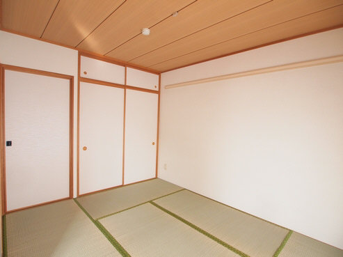 ヴェル・ドミール中幸 301号-4