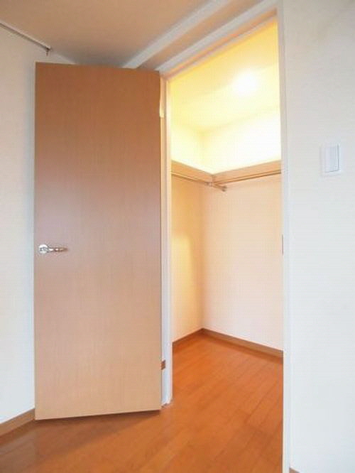 Y’s クレスト 701号-4