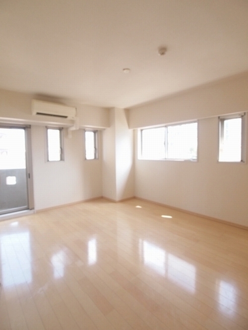 エスティメゾン北新宿 204号-2