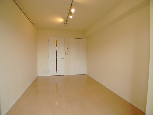 エスティメゾン三軒茶屋Ⅱ 204号-4