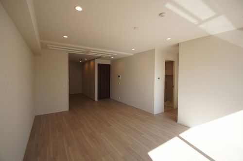 プライムメゾン三田綱町 203号-2