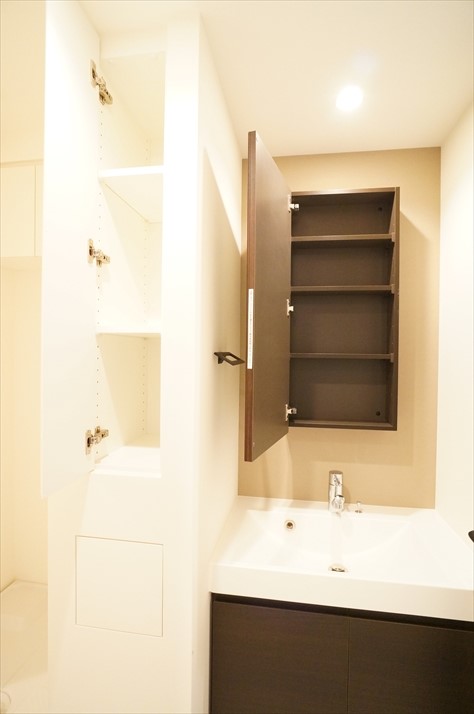 プライムメゾン横濱日本大通 1004号-9