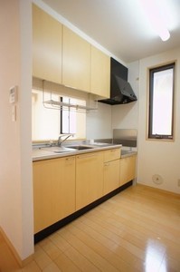 ヴィヴァーチェ B 202号-3