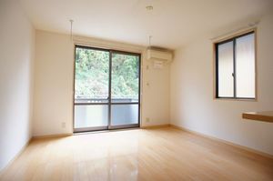 ヴィヴァーチェ B 202号-5