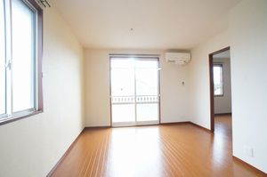 メゾン・ファミールＣ 201号-2