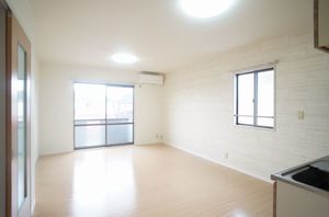 メゾン・ド・フローラルＡ 202号-3