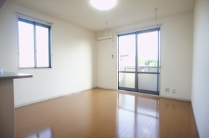 グリーン・ヴィラA 201号-3