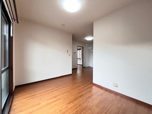 グランドソレーユＢ 101号-3