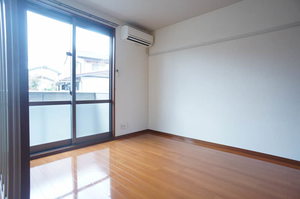 メゾン・クレスト 102号-3