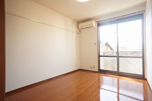 メゾン・クレスト 203号-4