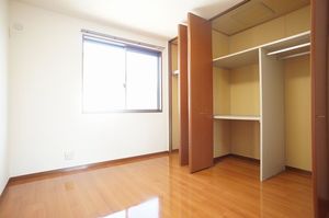 メゾン・クレスト 203号-5