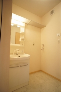 セゾン・リバー 201号-8