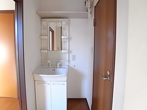 メゾン・ド・Ｃ　Ⅱ 201号-2