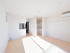 メゾン・ルミエール 203号-2