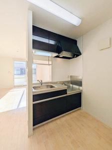 メゾン・ルミエール 203号-4