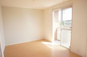 グランドソレーユB 201号-4