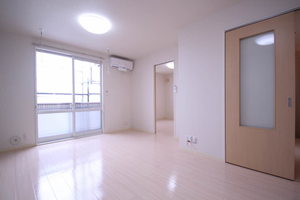 クレールメゾン E 202号-3