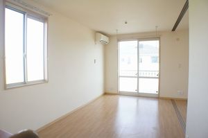 メゾン・シャルマン 202号-2