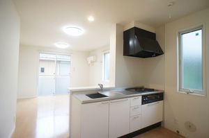 メゾン・ラルジュＥ 102号-2